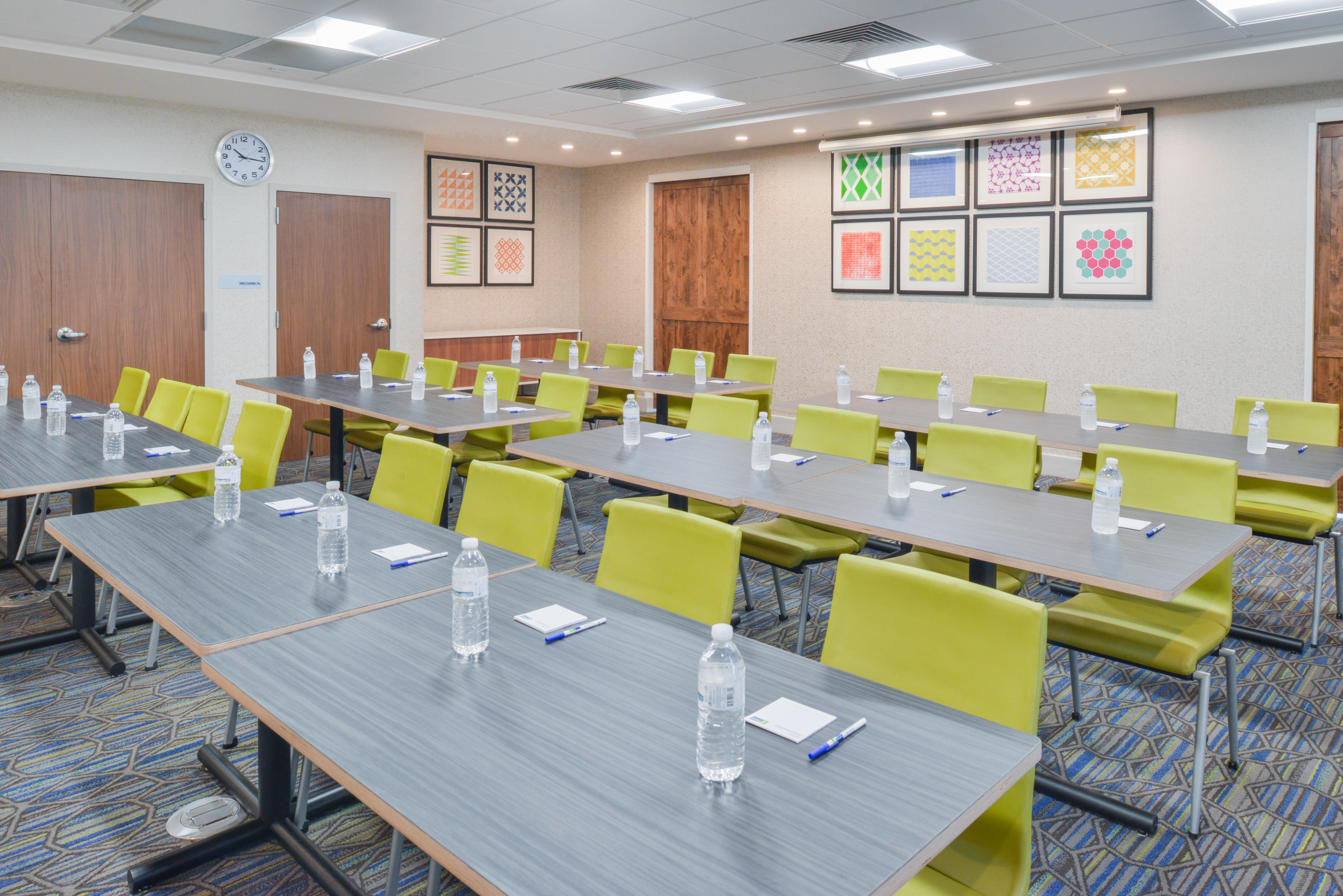 Holiday Inn Express & Suites - Chadron By Ihg Ngoại thất bức ảnh